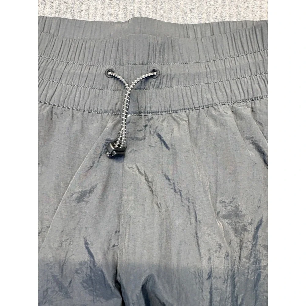 Peloton Womens Grey Beige Layered Running Shorts Size S Back Zip Pocket